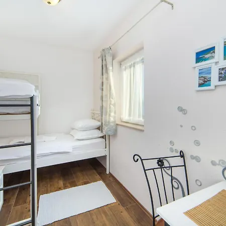 Kremena 72 With Outdoor Swimmingpool *