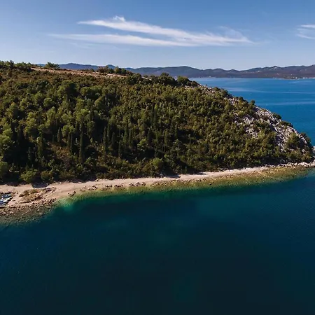 Kremena 72 With Outdoor Swimmingpool *