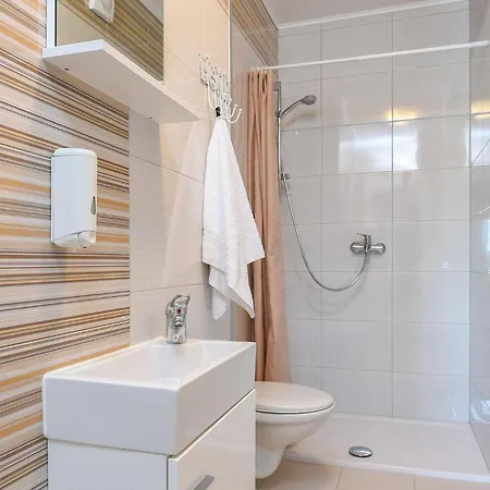 Kremena 72 With Outdoor Swimmingpool Feriehus *