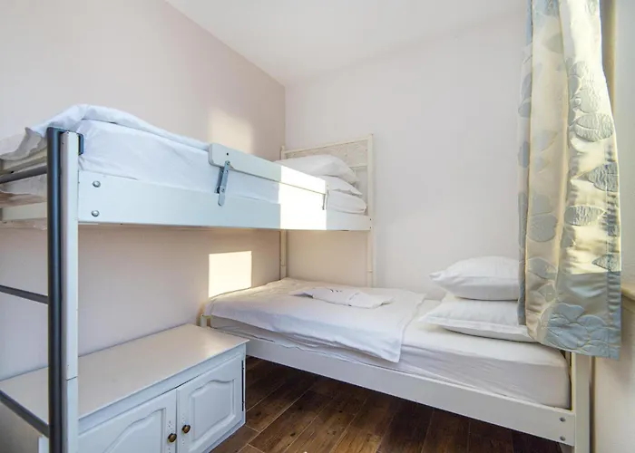 72 With Outdoor Swimmingpool Holiday home *