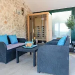 72 With Outdoor Swimmingpool Feriehus