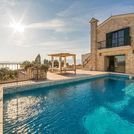 Дом отдыха Kremena 72 With Outdoor Swimmingpool Kremena