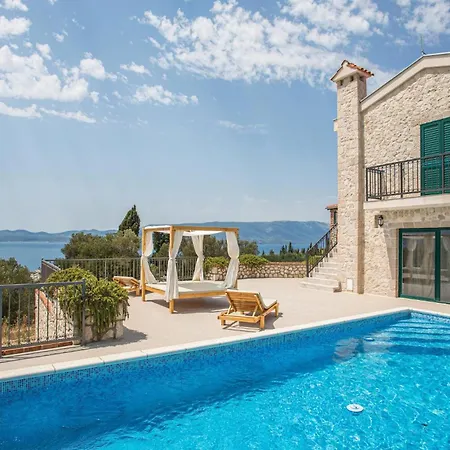 Tatil Evi Kremena 72 With Outdoor Swimmingpool *