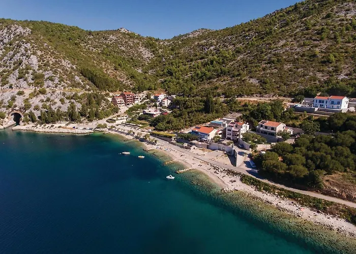 72 With Outdoor Swimmingpool * Kremena