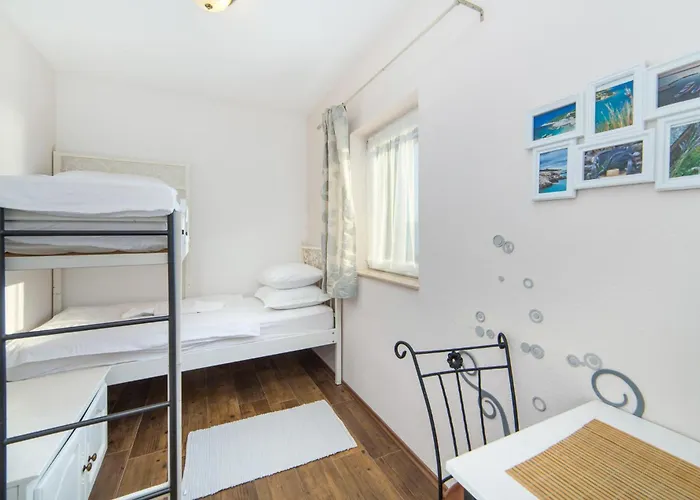 72 With Outdoor Swimmingpool *