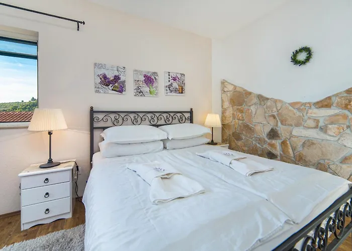 Σπίτι διακοπών 72 With Outdoor Swimmingpool *