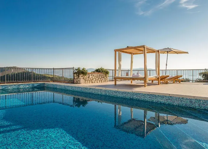 72 With Outdoor Swimmingpool Σπίτι διακοπών Kremena