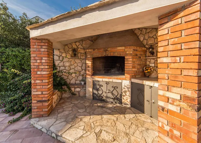 Σπίτι διακοπών 72 With Outdoor Swimmingpool Kremena