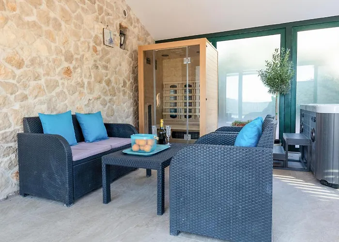 72 With Outdoor Swimmingpool Σπίτι διακοπών